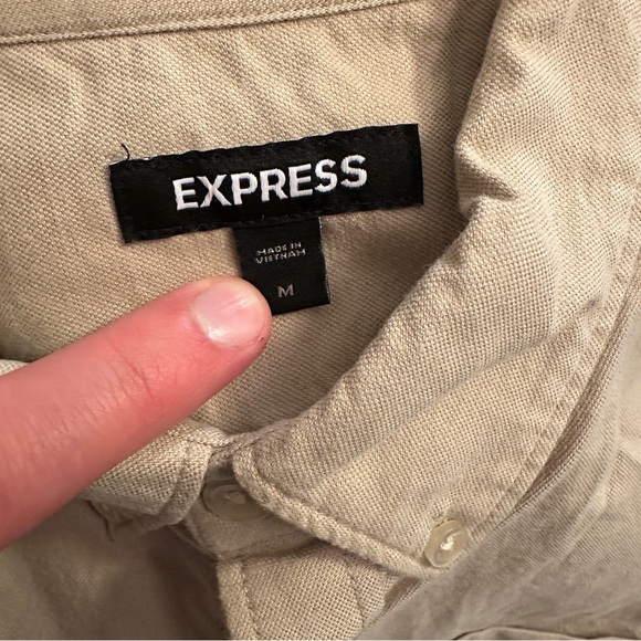 Express Soft Button Down Long Sleeve Tan Cream Shirt Collared Casual - Picture 3 of 3